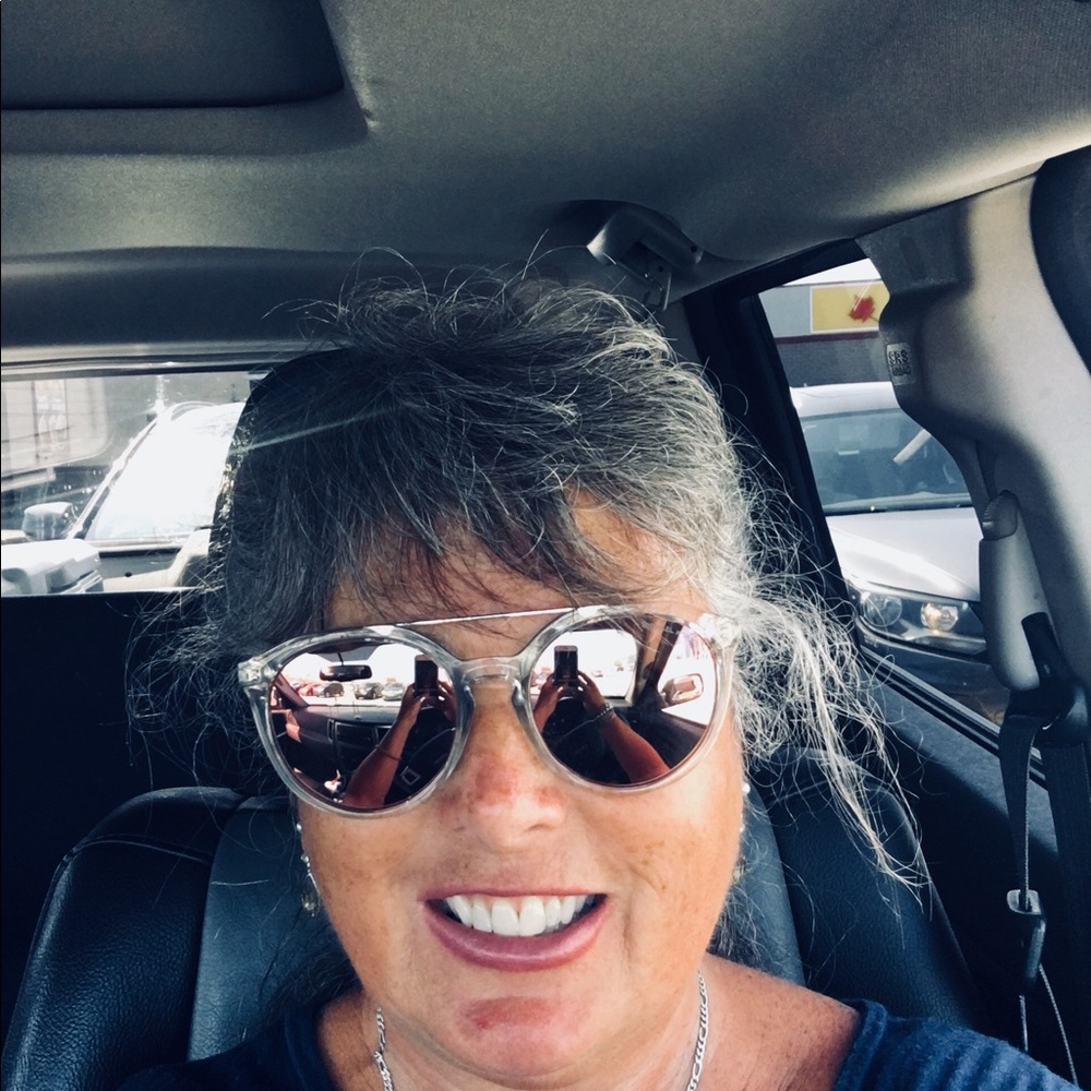 Meet your Posher, Renee